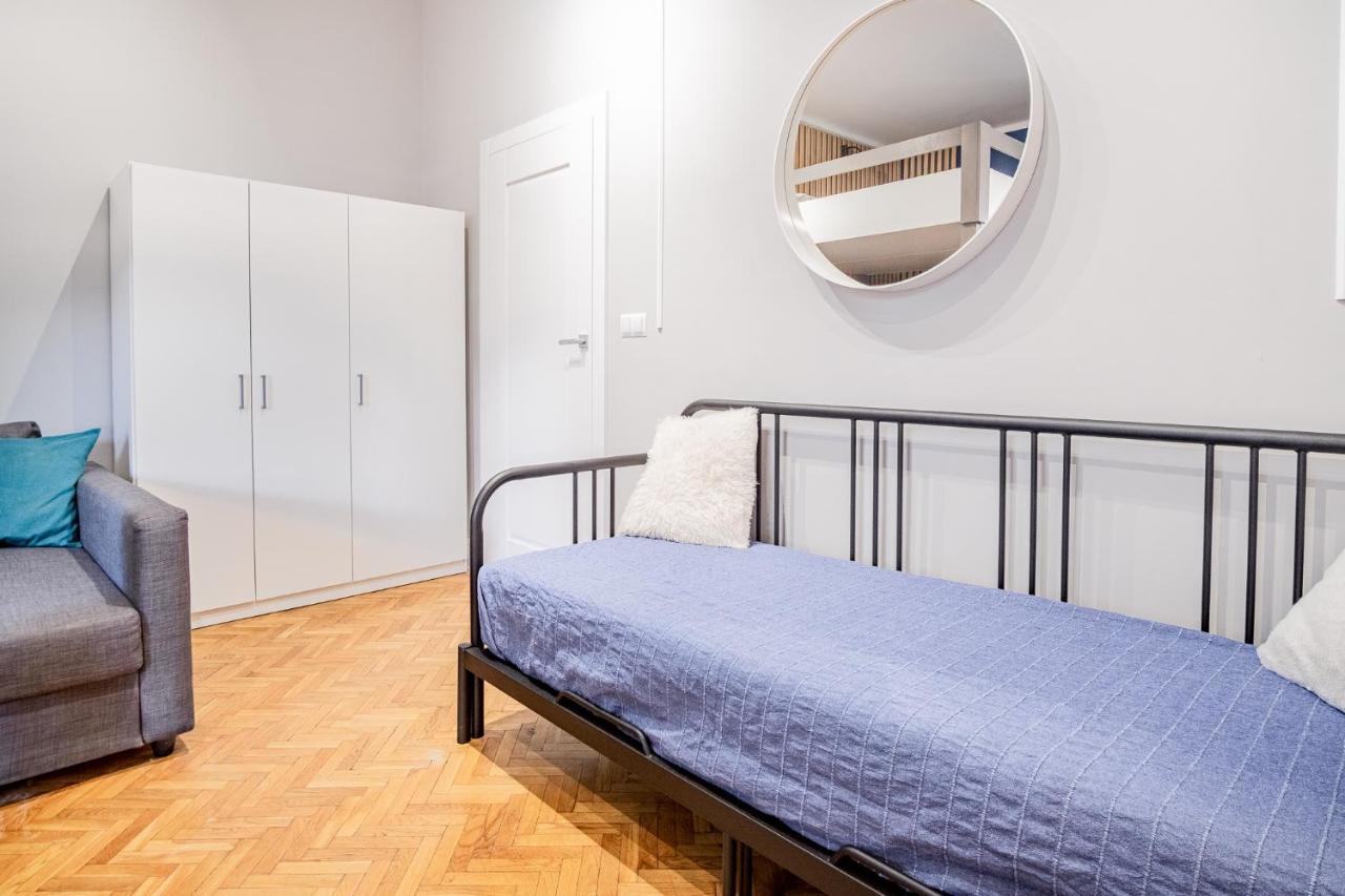 At Krakow Apartments エクステリア 写真